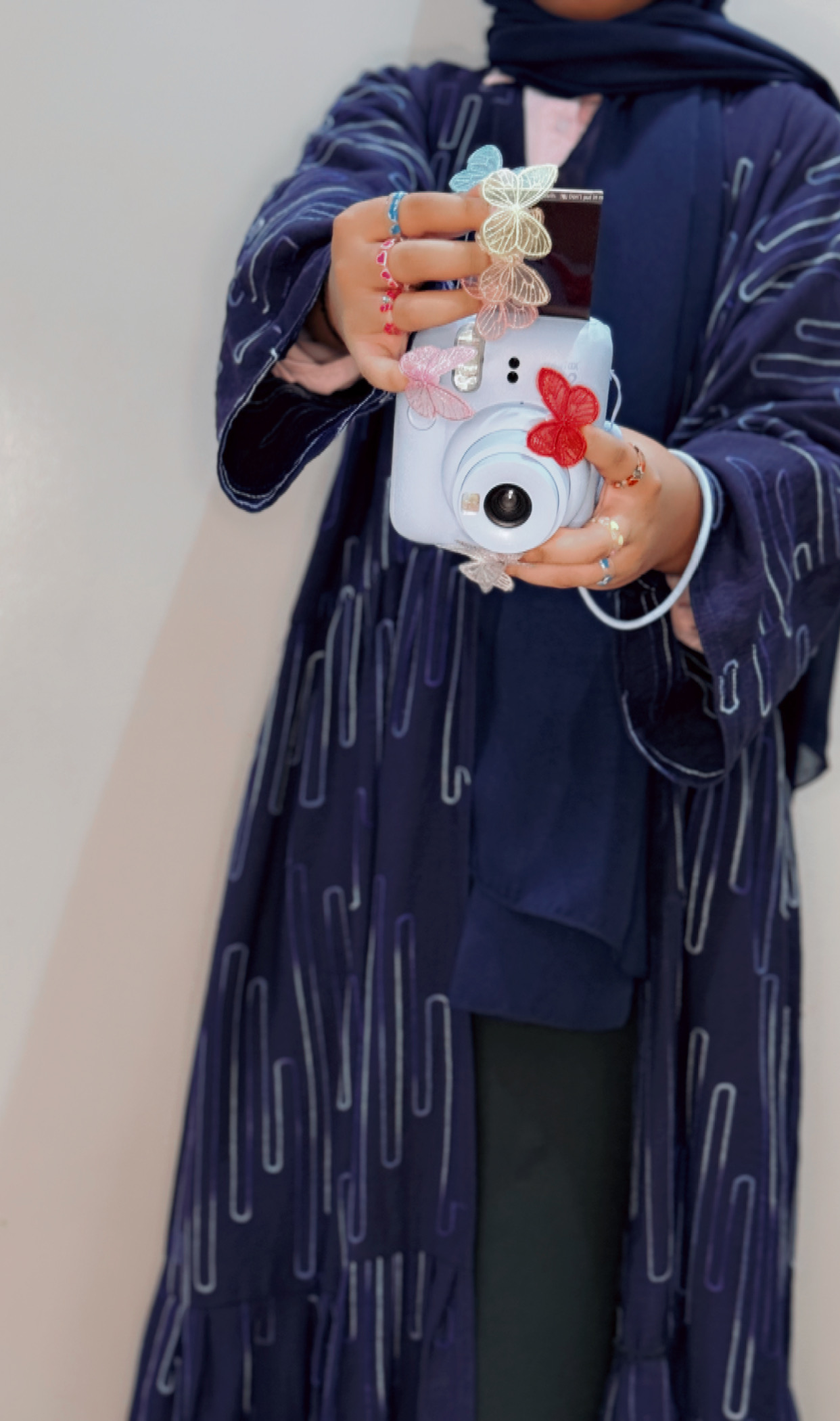 عبايه باللون الازرق 